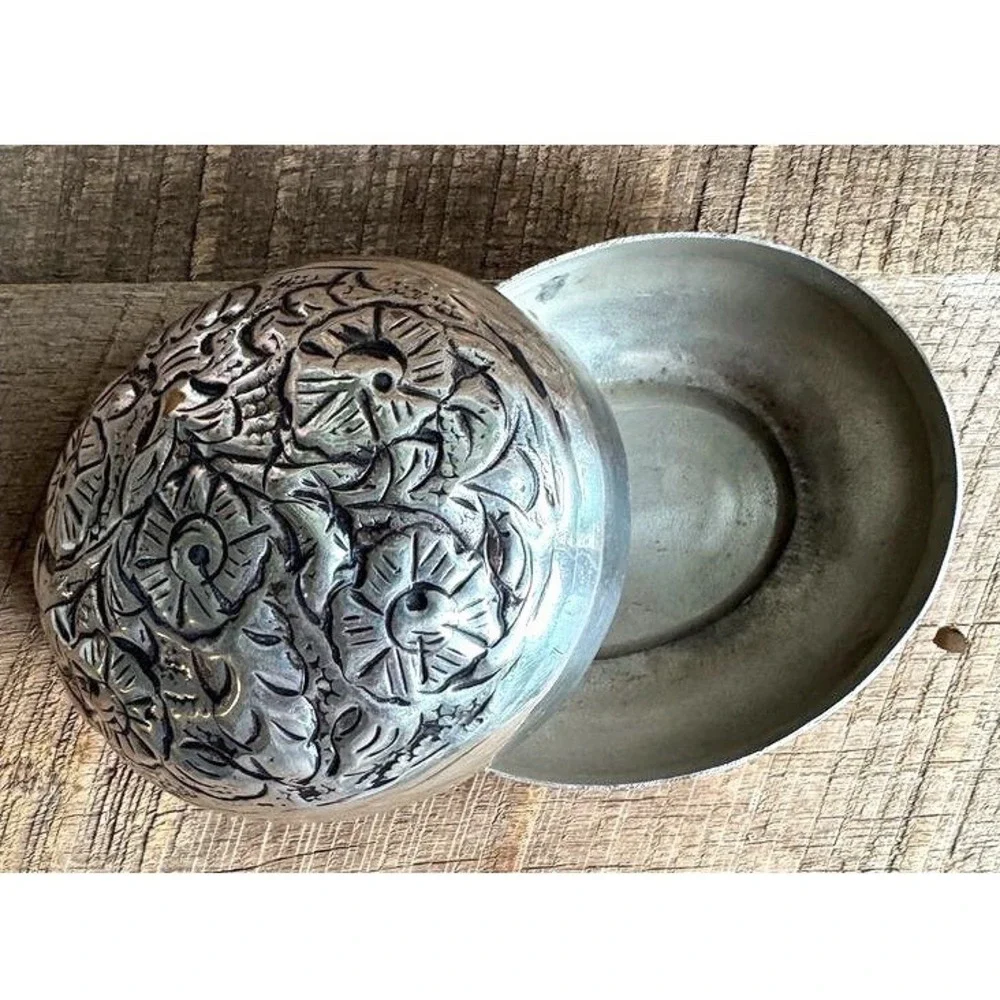 Vintage EPNS Round Silver-Tone Floral Trinket Box Victorian Revival
